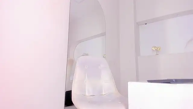 Snapshot of Hot_valerygh chatting on September 8, 8:19 pm Hot valerygh online show from September 8, 8:19 pm