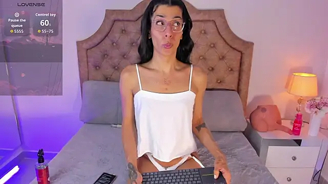 Mandyy1  online show from February 18, 8:16 pm