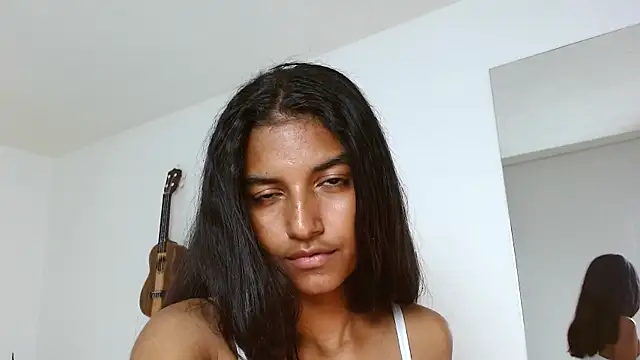 YuliethPetite online show from March 16, 3:17 pm