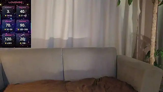 Snapshot of YuliethPetite chatting on February 9, 11:14 am YuliethPetite online show from February 9, 11:14 am