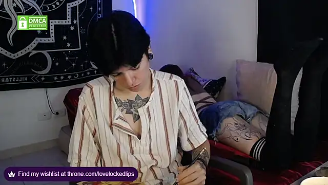 lovelockedlips online show from September 29, 6:29 am