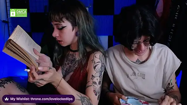 Snapshot of lovelockedlips chatting on May 10, 6:29 am lovelockedlips online show from May 10, 6:29 am