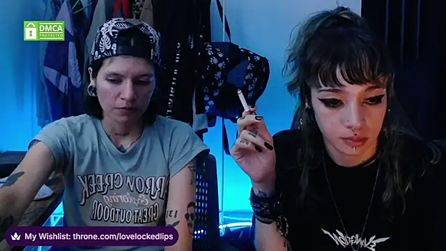 Snapshot of lovelockedlips chatting on May 21, 3:24 am lovelockedlips online show from May 21, 3:24 am