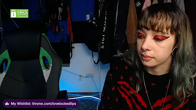 Snapshot of lovelockedlips chatting on May 30, 5:54 pm lovelockedlips online show from May 30, 5:54 pm