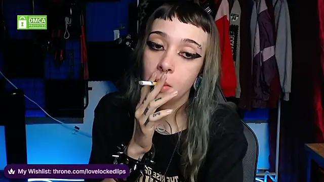 Snapshot of lovelockedlips chatting on May 31, 6:09 pm lovelockedlips online show from May 31, 6:09 pm
