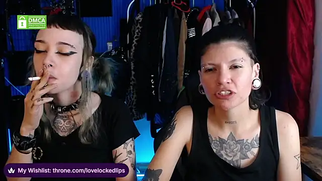 Snapshot of lovelockedlips chatting on June 4, 3:56 am lovelockedlips online show from June 4, 3:56 am