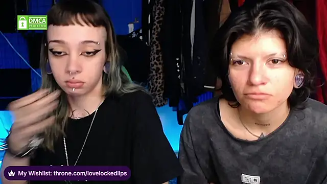 Snapshot of lovelockedlips chatting on June 6, 12:43 pm lovelockedlips online show from June 6, 12:43 pm