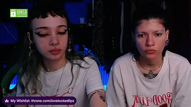 Snapshot of lovelockedlips chatting on June 7, 9:18 pm lovelockedlips online show from June 7, 9:18 pm