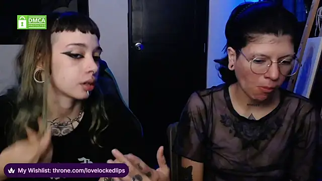 Snapshot of lovelockedlips chatting on June 22, 7:22 pm lovelockedlips online show from June 22, 7:22 pm