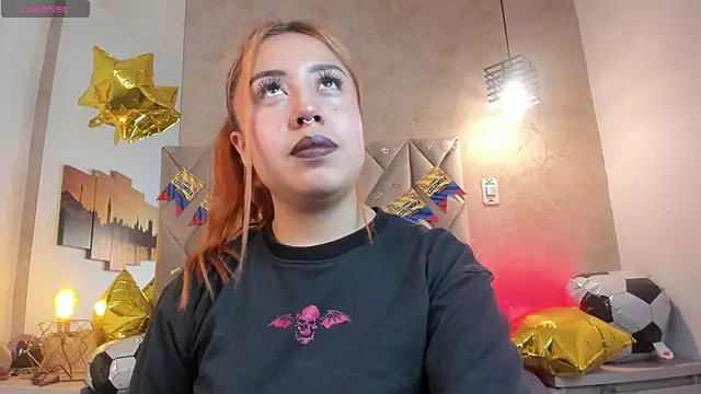 Snapshot of kailinmoonx chatting on June 19, 1:04 pm kailinmoonx online show from June 19, 1:04 pm