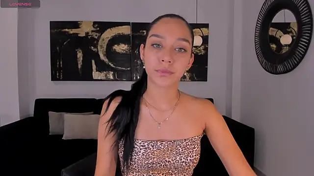 Snapshot of AmaliaCrus chatting on November 5, 8:42 pm AmaliaCrus online show from November 5, 8:42 pm