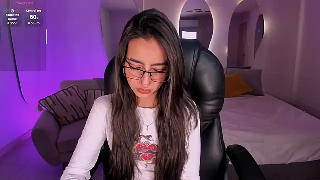 LarisaSmirnov online show from December 5, 3:37 am