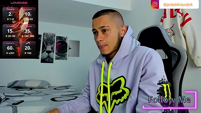 Snapshot of jackdeliciusdick chatting on December 15, 8:29 am jackdeliciusdick online show from December 15, 8:29 am