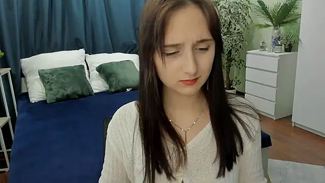 Snapshot of JulietMonli chatting on October 1, 3:23 am JulietMonli online show from October 1, 3:23 am