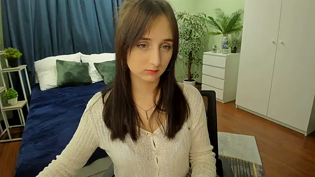 Snapshot of JulietMonli chatting on October 5, 7:12 pm JulietMonli online show from October 5, 7:12 pm