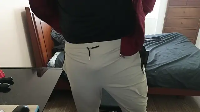 Snapshot of hardaftercum chatting on November 6, 2:40 pm hardaftercum online show from November 6, 2:40 pm