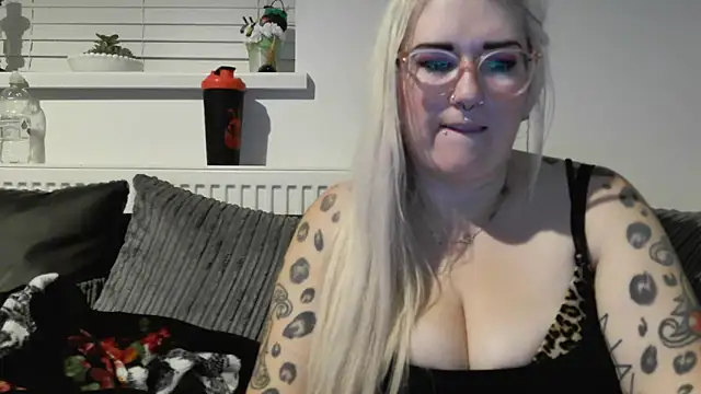 Sizzling Indie36 online show from October 3, 10:07 pm