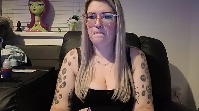 Sizzling Indie36 online show from February 5, 8:57 pm