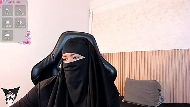 Layla arabelle online show from June 11, 8:07 pm