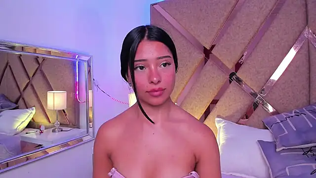 Snapshot of Emilybutterfly1 chatting on March 22, 11:20 pm Emilybutterfly1 online show from March 22, 11:20 pm