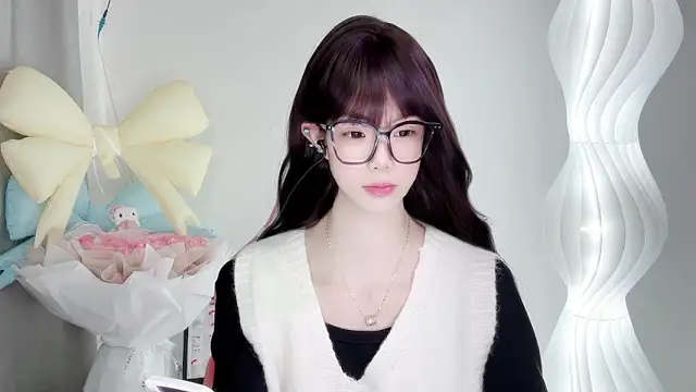 Snapshot of Gogo-888 chatting on November 17, 10:32 am Gogo-888 online show from November 17, 10:32 am