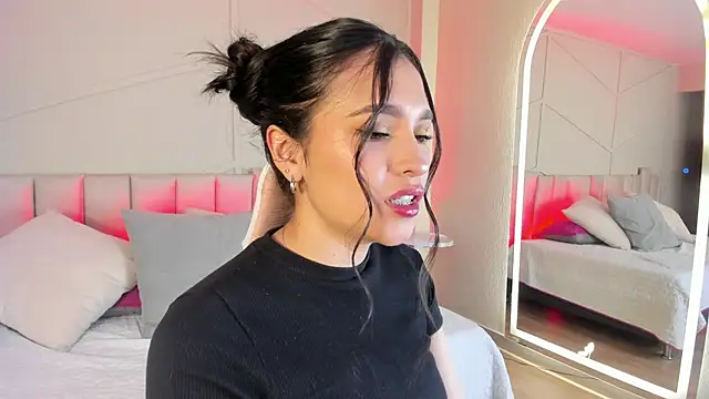 Snapshot of Eimmy_bm chatting on September 20, 2:40 pm Eimmy bm online show from September 20, 2:40 pm