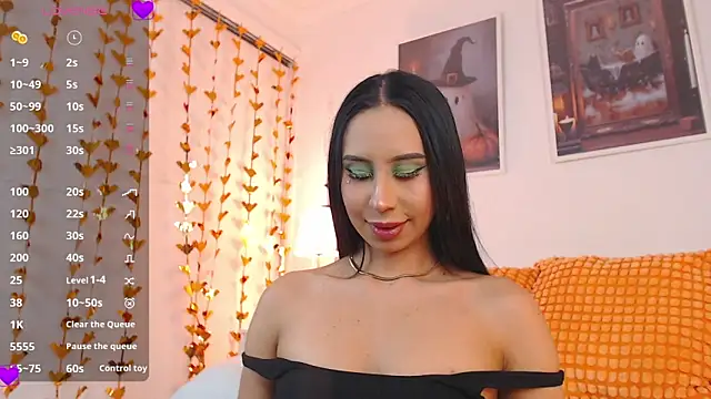 Snapshot of Valen_ross_ chatting on October 16, 1:50 am Valen ross online show from October 16, 1:50 am