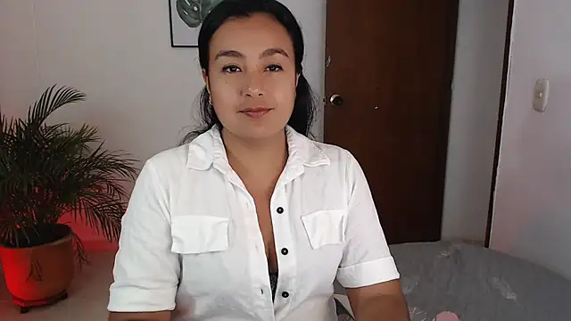 Snapshot of Themagicpotion chatting on June 3, 4:45 pm Themagicpotion online show from June 3, 4:45 pm