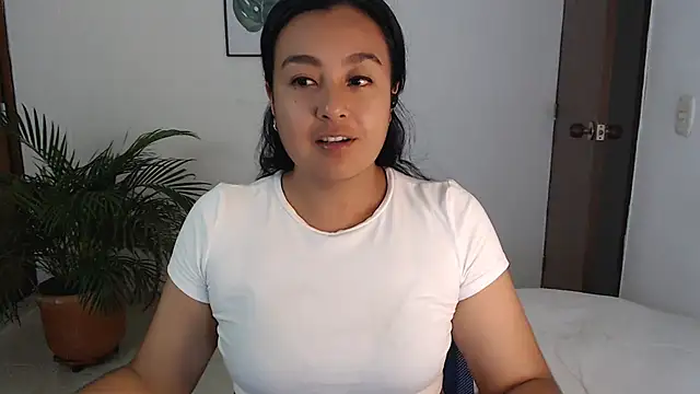 Snapshot of Themagicpotion chatting on June 11, 7:45 pm Themagicpotion online show from June 11, 7:45 pm