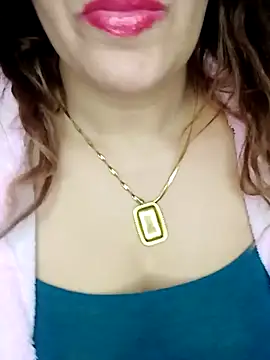 Snapshot of Maya-Moon chatting on November 29, 3:48 pm Maya-Moon online show from November 29, 3:48 pm