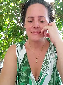 emiliemilf online show from April 28, 7:52 pm