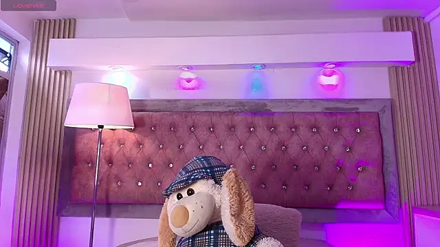 Snapshot of Andy_Leex chatting on June 21, 8:33 pm Andy Leex online show from June 21, 8:33 pm