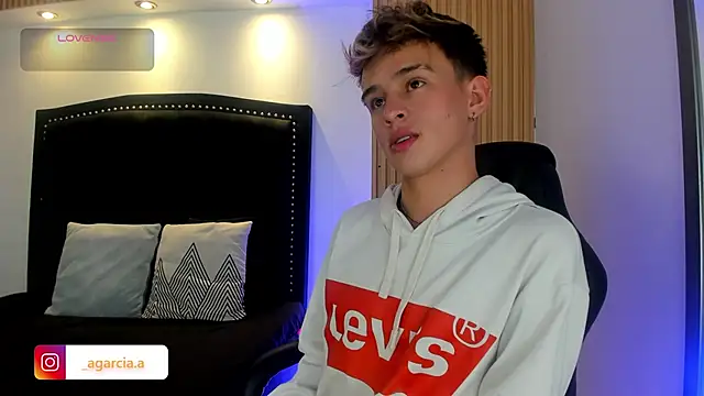 LiamWildx20 online show from April 30, 4:41 am