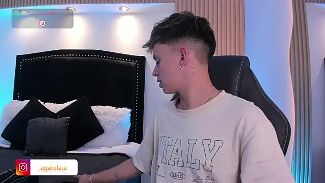 LiamWildx20 online show from June 12, 5:06 am