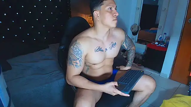 Snapshot of ethan_dalton_ chatting on December 2, 3:23 am ethan dalton online show from December 2, 3:23 am