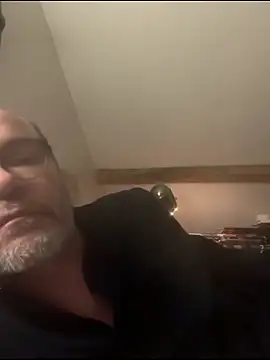 Snapshot of Ben646 chatting on February 5, 11:42 pm Ben646 online show from February 5, 11:42 pm