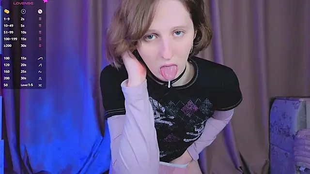 c0ralynx online show from April 25, 12:35 am