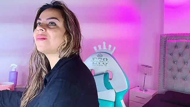 Lia adamsss online show from March 15, 3:56 am