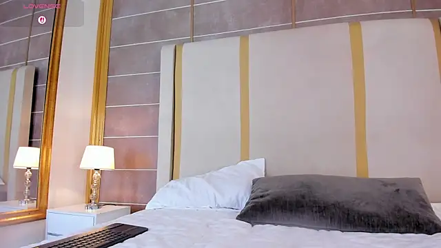 Snapshot of laurencarter1 chatting on July 5, 4:19 am laurencarter1 online show from July 5, 4:19 am