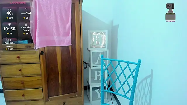 Alicebigboobsxxxx online show from July 22, 10:23 pm