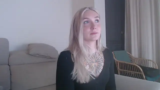 tattoobbgirl online show from December 5, 6:37 pm