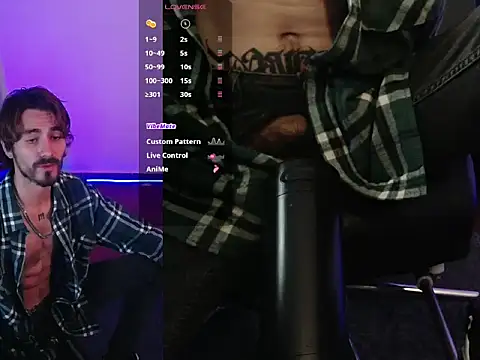 Snapshot of Aaron_malikk chatting on November 9, 11:03 pm Aaron malikk online show from November 9, 11:03 pm