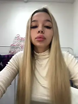 Snapshot of katyevance chatting on February 12, 7:25 am katyevance online show from February 12, 7:25 am