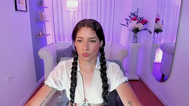 hanna mils online show from June 13, 3:26 am
