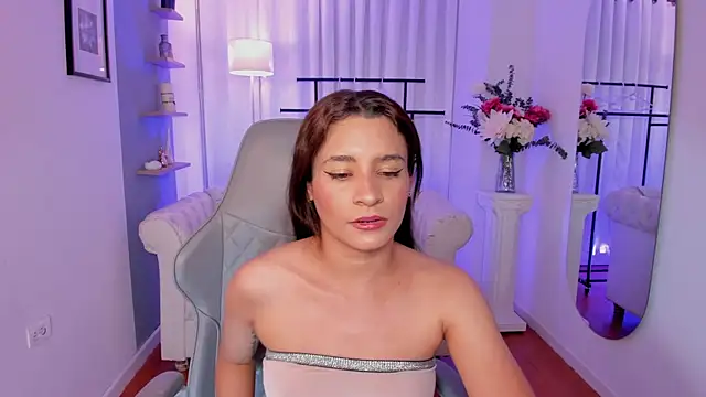 Snapshot of hanna_mils chatting on July 16, 4:07 am hanna mils online show from July 16, 4:07 am