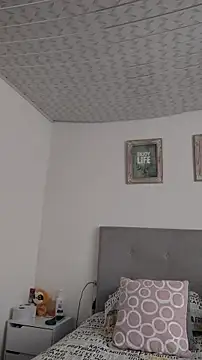 Elowyn online show from November 9, 5:11 pm