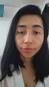 Elowyn online show from November 10, 4:06 pm