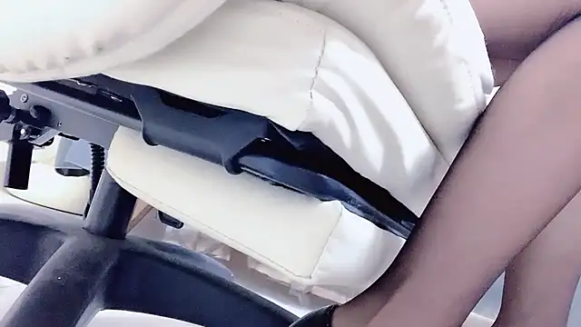 Snapshot of Alma_va chatting on November 22, 1:54 pm Alma va online show from November 22, 1:54 pm