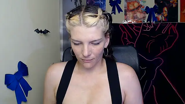 VanessaRey  online show from June 25, 7:02 am