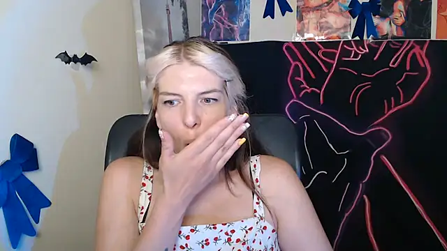 VanessaRey  online show from July 27, 7:15 am